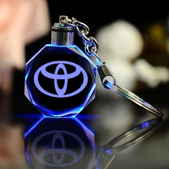 Toyota világító kulcstartó - lézergravírozott